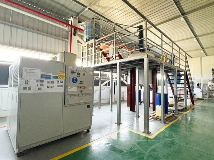 玻璃膜液反應(yīng)釜防爆冷熱一體水溫機(jī)「歐能機(jī)械」