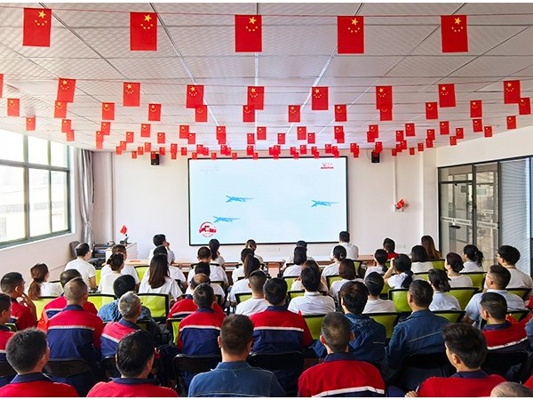 銘記歷史珍愛(ài)和平，砥礪奮進(jìn)開創(chuàng)未來(lái)！歐能機(jī)械集體觀看勝利日紀(jì)念大會(huì)