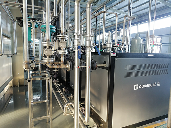 新材料生產(chǎn)真空干燥機(jī)模溫機(jī)