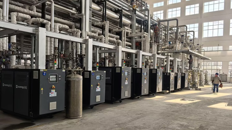  PVC行業(yè)控溫選油模溫機(jī)還是燃?xì)饽貦C(jī)？