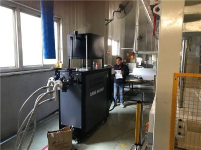 電加熱導(dǎo)熱油爐價(jià)格差距大，如何選擇性價(jià)比高的導(dǎo)熱油爐