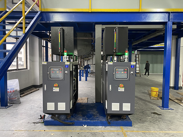 橡膠防護蠟生產(chǎn)反應釜控溫油溫機