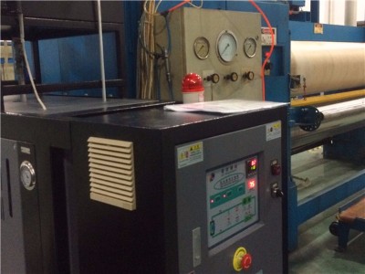 壓光輥筒水循環(huán)溫度控制機(jī)，「歐能機(jī)械」為您提供安全可靠的控溫方式